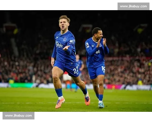 英超最新动态:曼联与切尔西展开激烈争夺,争夺四强席位之战进入高潮 英超最新动态:曼联与切尔西展开激烈争夺,争夺四强席位之战进入高潮